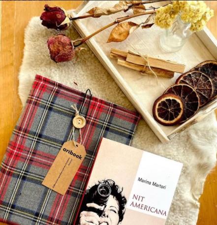 FUNDA LLIBRE "ESCOCESA 2" TALLA L | FUNDAESCOCESA2 | Galatea Llibres | Librería online de Reus, Tarragona | Comprar libros en catalán y castellano online
