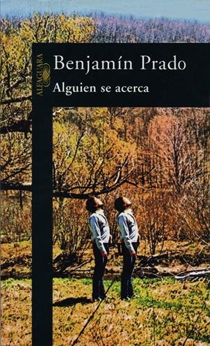 ALGUIEN SE ACERCA | 9788420483726 | PRADO, BENJAMIN | Galatea Llibres | Librería online de Reus, Tarragona | Comprar libros en catalán y castellano online