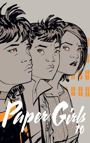 PAPER GIRLS 10 | 9788416816347 | BRIAN K.VAUGHAN/CLIFF CHIANG | Galatea Llibres | Librería online de Reus, Tarragona | Comprar libros en catalán y castellano online