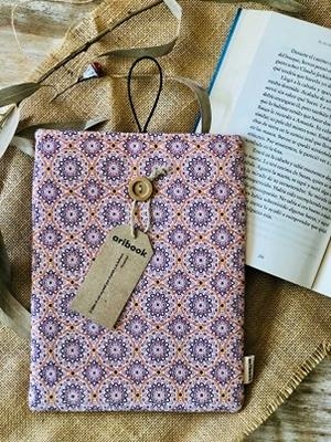 FUNDA LLIBRE "MANDALA AINA" TALLA M | FUNDAAINAM | Galatea Llibres | Librería online de Reus, Tarragona | Comprar libros en catalán y castellano online