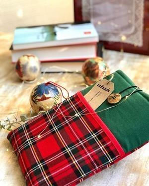 FUNDA LLIBRE "ESCOCESA" TALLA M | FUNDAESCOCESAM | Galatea Llibres | Librería online de Reus, Tarragona | Comprar libros en catalán y castellano online