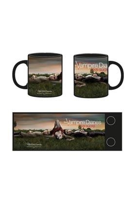 PROTAGONISTAS EN LA HIERBA TAZA CERAMICA THE VAMPIRE DIARIES | 8436535278225 | Galatea Llibres | Llibreria online de Reus, Tarragona | Comprar llibres en català i castellà online